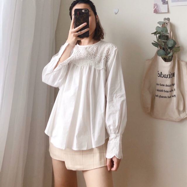 Áo bbd hoa chìm ngực