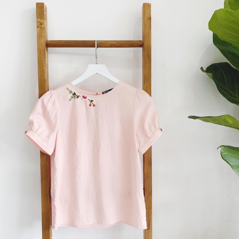MINX - Áo Thêu Tay Kella Top (Thêu hoa màu hồng)