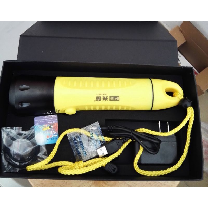 Đèn lặn biển Fitech F8 pin suốt 12h chính hãng