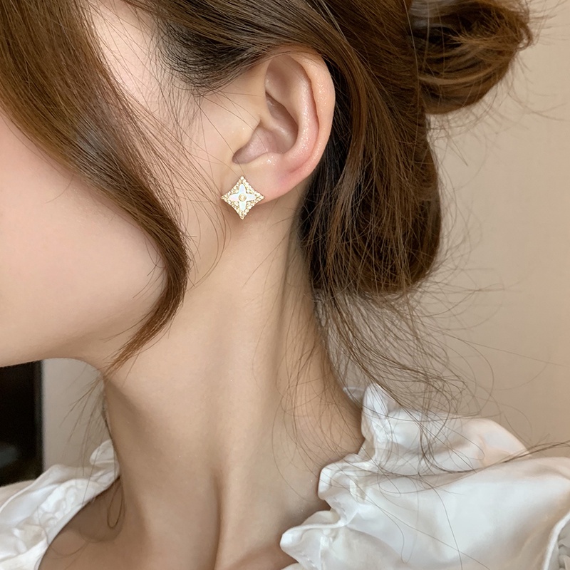 Bông Tai Hình Cỏ Bốn Lá Đính Đá Thời Trang Hàn Quốc Cho Nữ