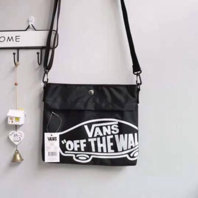 Túi đeo chéo Va.ns Off The Wall Crossbody Bag