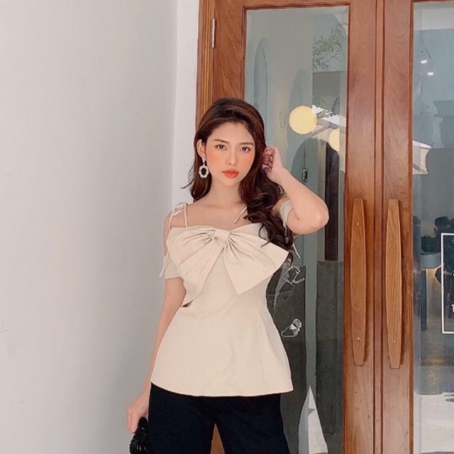 (ẢNH THẬT Ở CUỐI) Áo nơ trước ngực xinh xắn