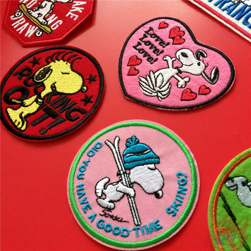 Miếng vải vá quần áo dạng ủi hình Snoopy