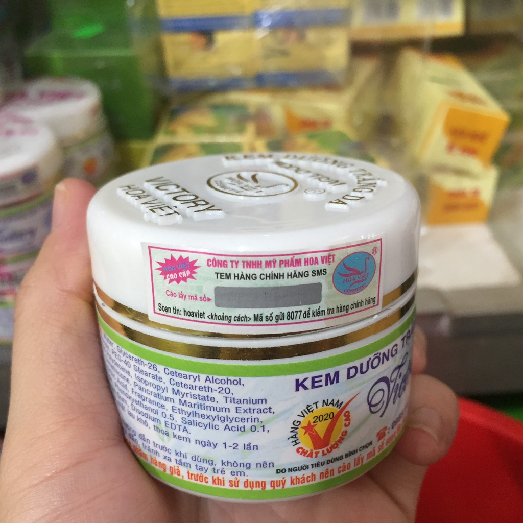 Kem dưỡng trắng da ngọc traii Victoriaa. HOA-VIỆT