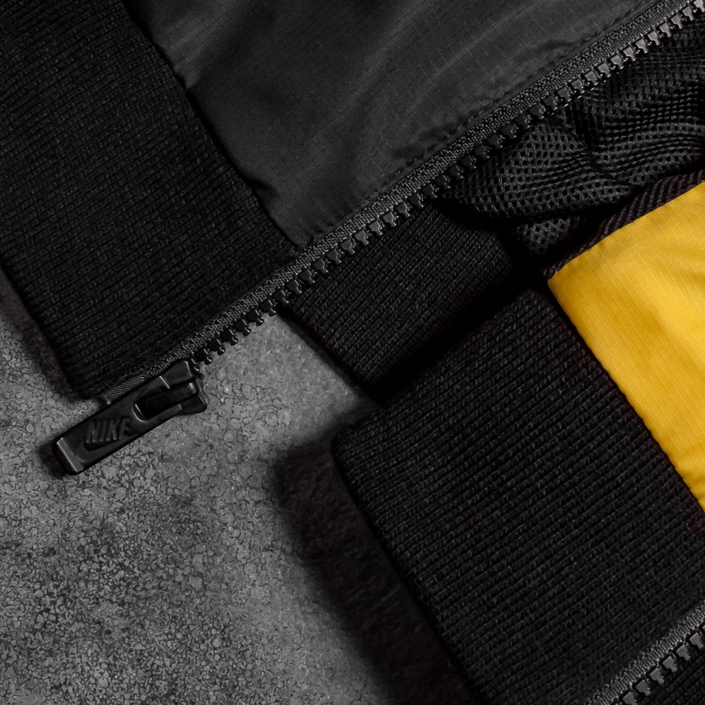 NIKE - Áo khoác thể thao nam nữ Nike Sportswear Men's Windrunner Jacket - Đen x Vàng