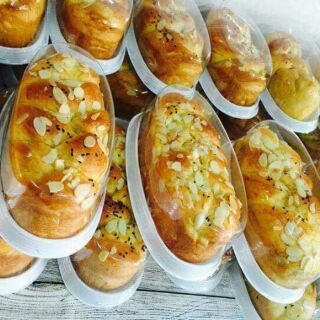 Bánh mì hoa cúc có 3 3 vị để khách lựa chọn