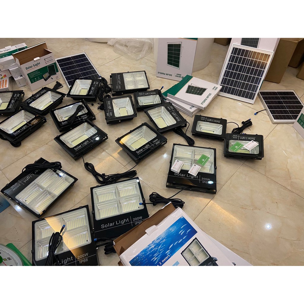 Đèn năng lượng mặt trời 60w  121 led, đúng công suất, bảo hành 3 năm
