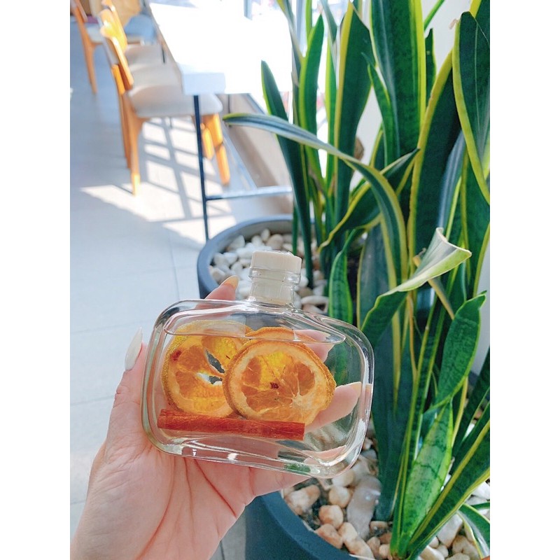 TINH DẦU THƠM PHÒNG CÓ HOA TƯƠI