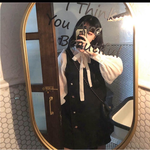 Váy voan khuy ngọc