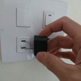 Phích cắm chuyển chân dẹp/ tròn sang lỗ đa năng chuẩn Mỹ điện 120V 110V Nhật 100V Âu 220-250V