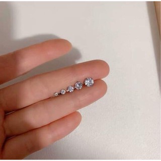 Bông tai nụ size trung đá saphia cao cấp.