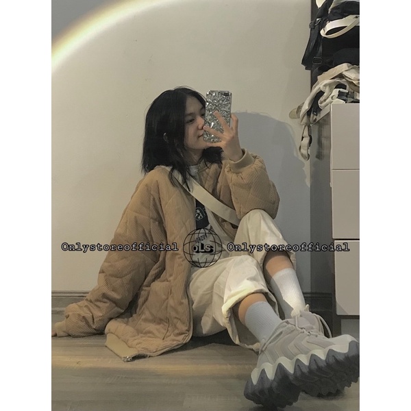 Áo bomber nâu vàng và quần kaki be, nhận hàng có vấn đề liên hệ shop trước khi đánh giá