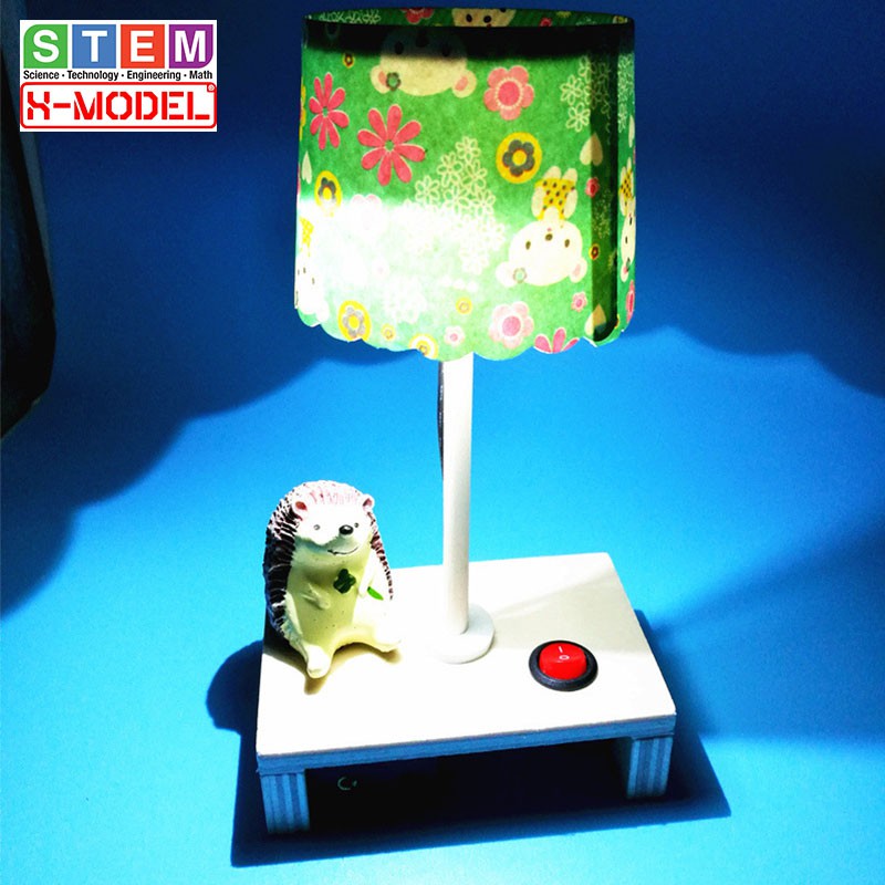 Đồ chơi sáng tạo STEM Đèn bàn gỗ sáng tạo chạy pin TOY6691