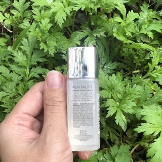 Dưỡng chất căng mướt da L’Oreal Paris Revitalift Crystal Micro Essence 22ml - Hàng Mẫu
