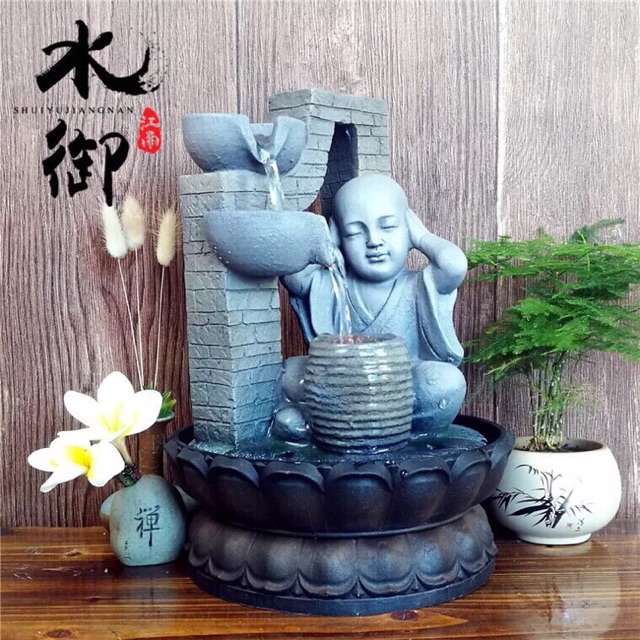 Thác nước phong thuỷ chú tiểu