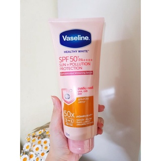 Combo vỹ kích trắng da Alpha Arbutin 3 plus New UV chống nắng & dưỡng body Vaseline 10x - 320ml thái lan