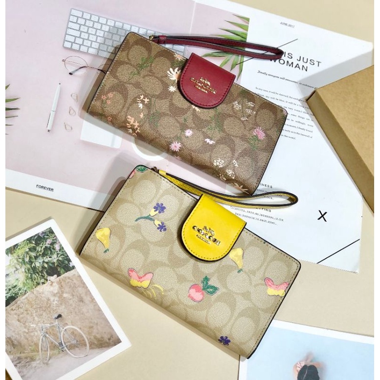 VÍ COACH THỜI TRANG