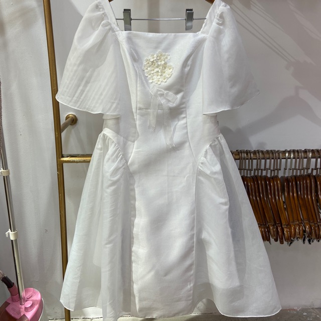 Váy xoè tay bồng