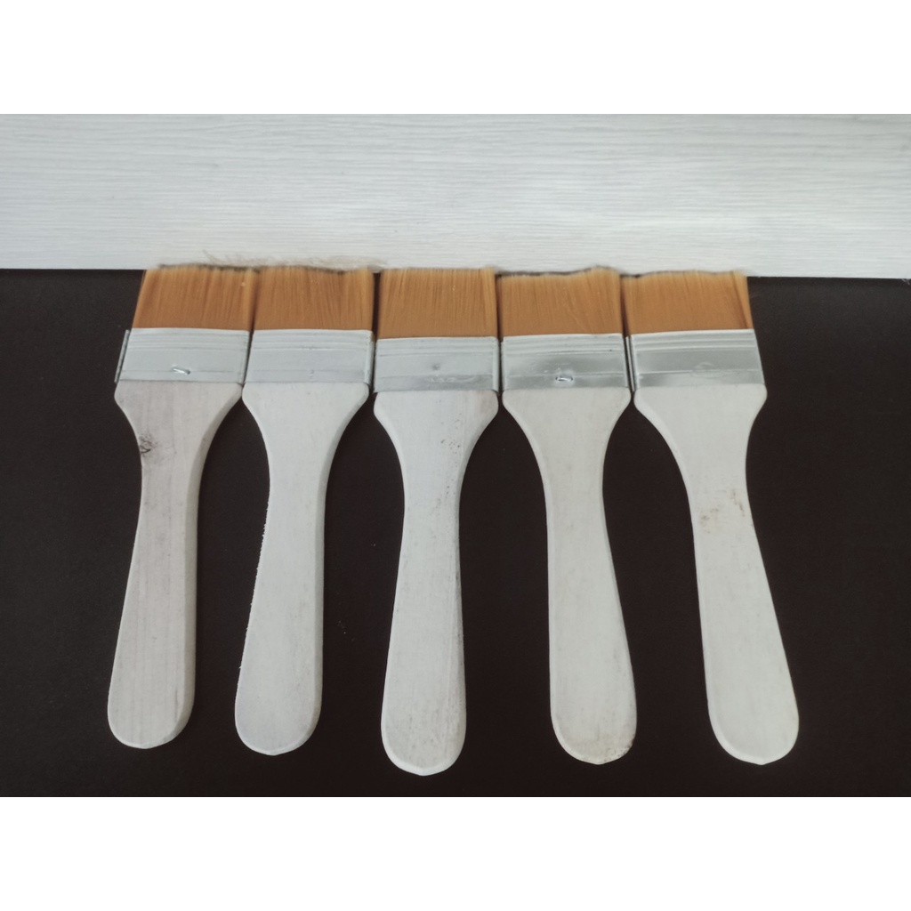 5 chổi vệ sinh, dặm vàng
