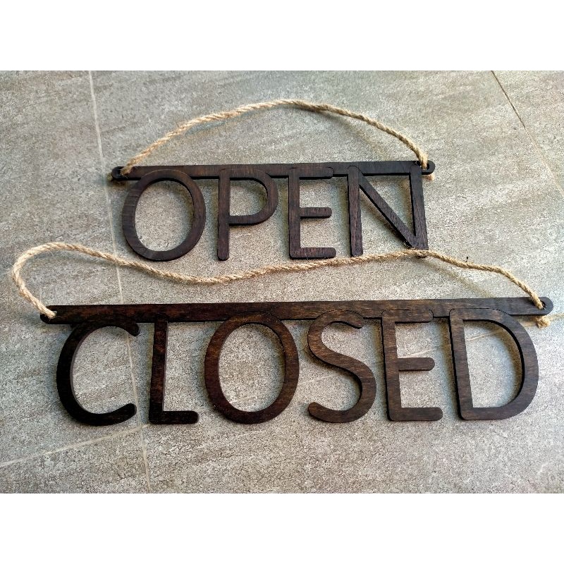 Chữ gỗ mẫu treo cửa nội dung "OPEN/CLOSED" + kèm dây treo - LUMY Wood Decor