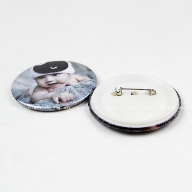 Huy hiệu ảnh in theo yêu cầu đường kính 58mm làm ghim cài áo, túi xách, ba lô cho học sinh, sinh viên