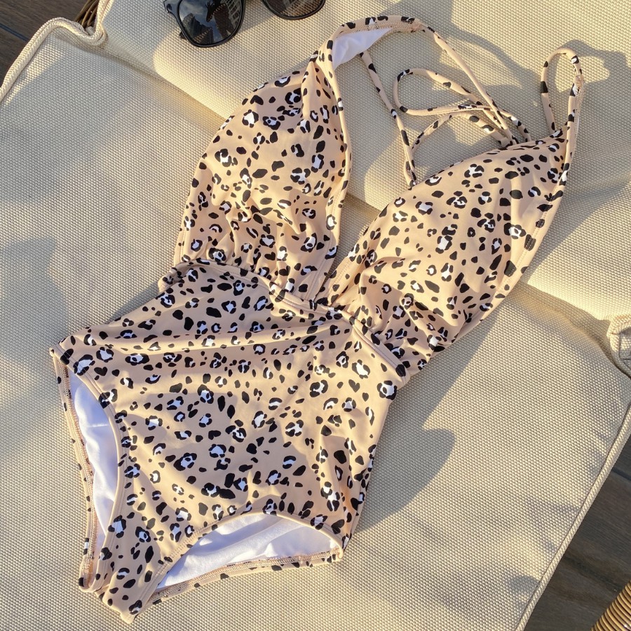 Bikini 1 mảnh da beo hở lưng cực sexy