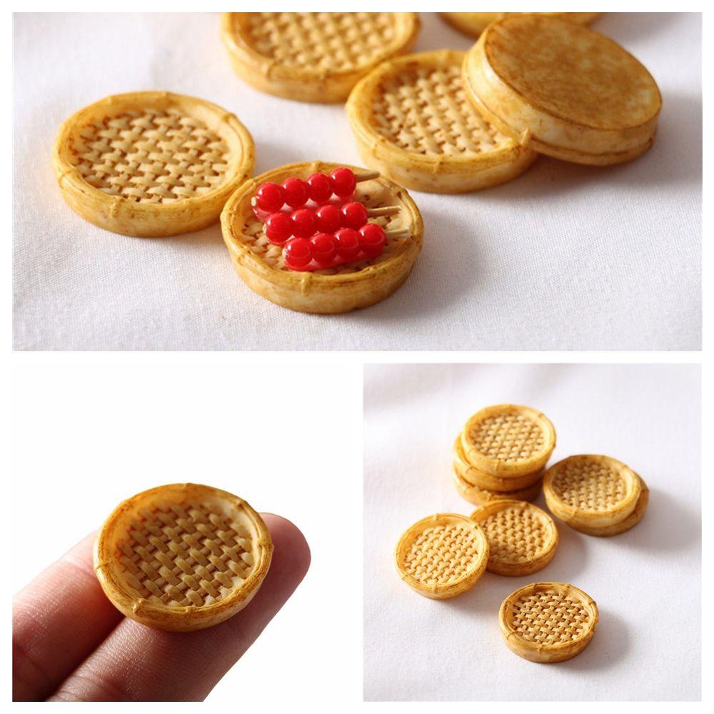 Set 10 Giỏ Nhựa Mini Dùng Để Trang Trí Nhà Búp Bê