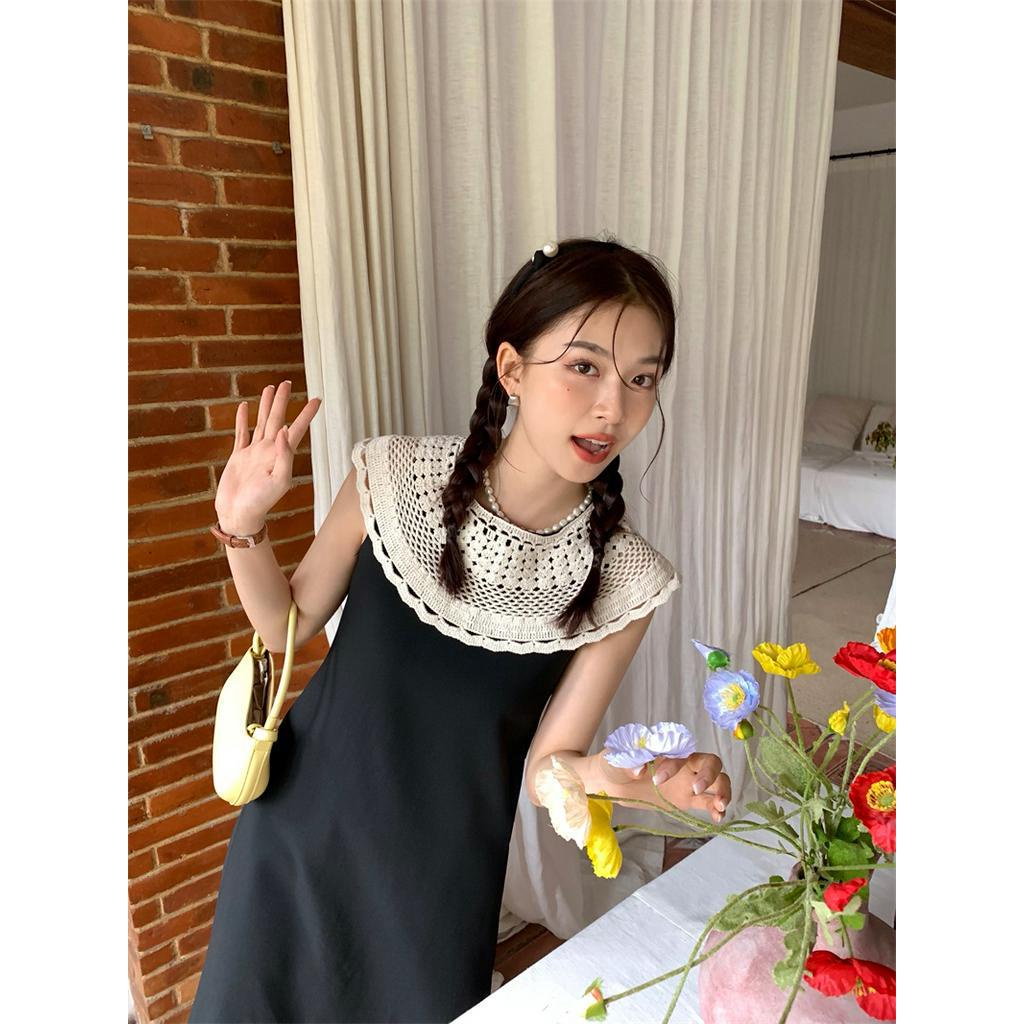 Đầm Đen Cổ Ren Ôm Dáng Phối Màu Tương Phản 66840