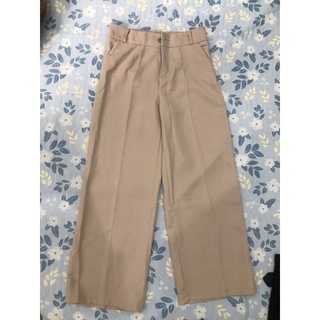 Pass quần culottes ống rộng màu kem