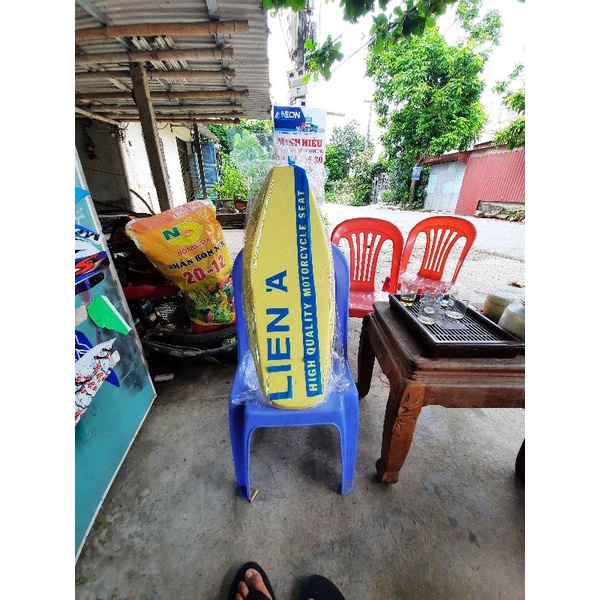 Mút yên gọt hai tầng góc cạnh lắp xe wave A.S.RS.50-100cm3