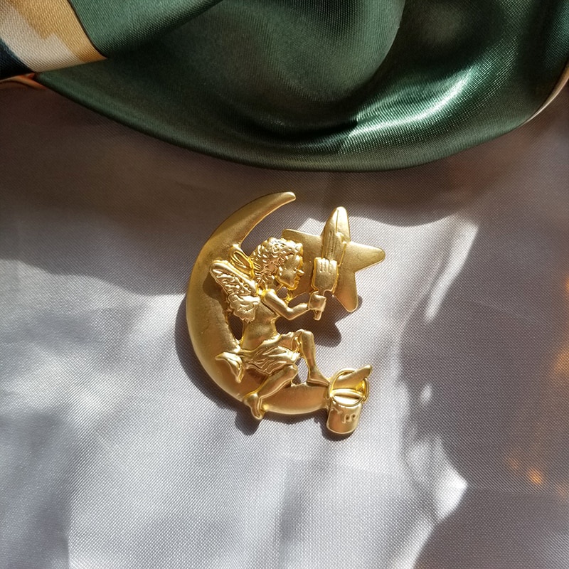 Ghim cài áo hình xe ngựa cổ điển 5 kiểu dáng thời trang