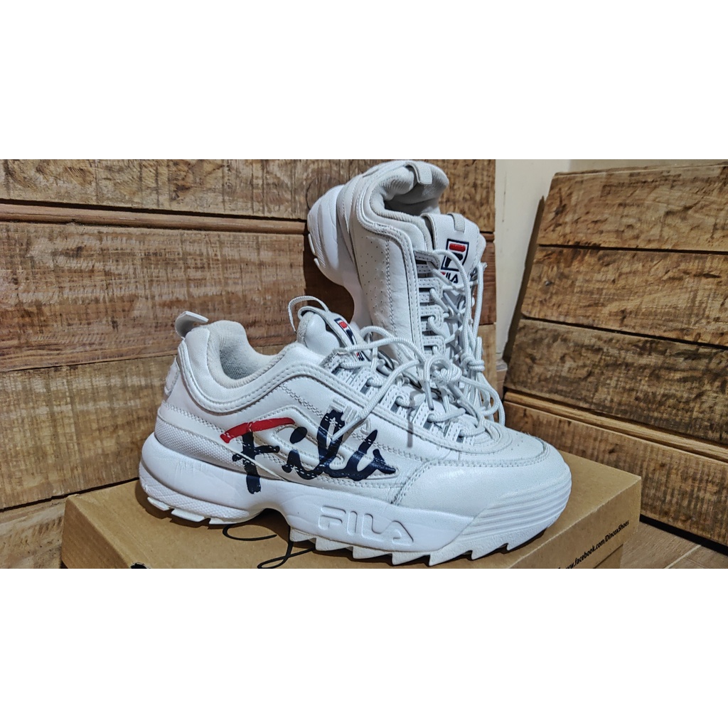 Giày Fila Real có chữ fila
