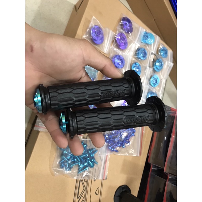 Combo Bao tay Daytona + 2 Gù titan+ 2 ốc gù thích hợp cho mọi dòng xe