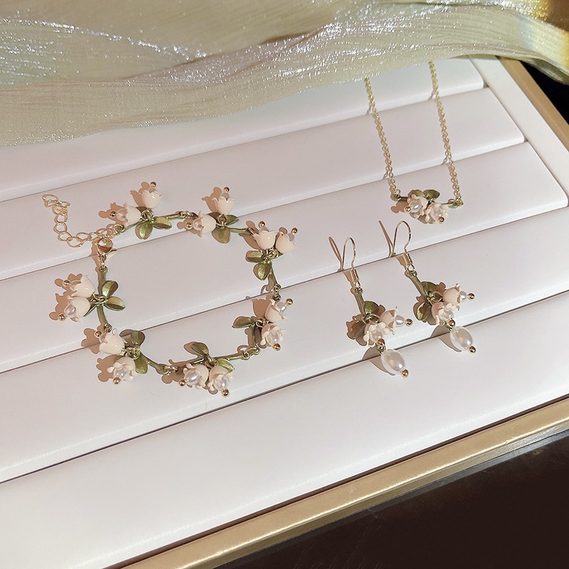 Bông Tai Hình Hoa Lily Trắng Đính Ngọc Trai Giả Quyến Rũ Thời Trang Cho Nữ