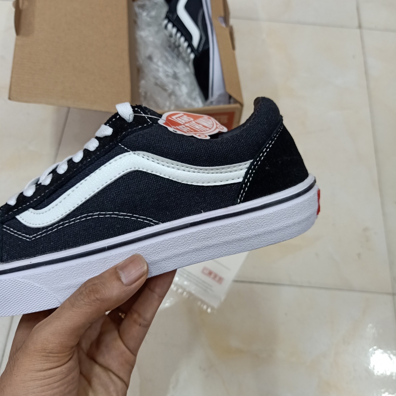 Giày Vans Old Skool Đen Sọc Trắng