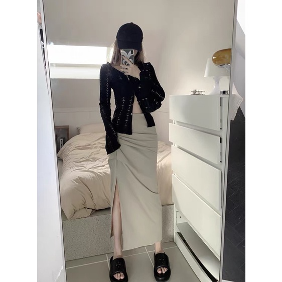 「MOTEL7」 Váy Yếm Xếp Ly Dáng Dài Qua Gối Ôm Dáng Phong Cách Retro Mỹ + Áo Khoác Cardigan Rỗng Chống Nắng Dễ Phối Đồ Cho Nữ Có Sẵn