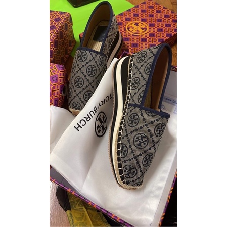 Giày đế xuồng Toryburch