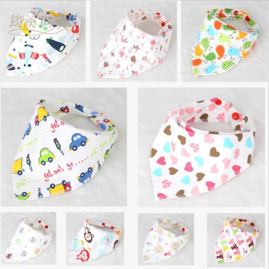 Khăn yếm tam giác cotton dày dặn cúc bâm cho bé