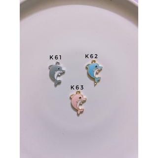 Charm kim loại hình cá heo