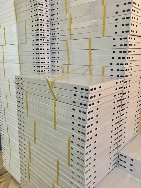 Kệ sắt v lỗ 2 tầng, 3 tầng, 4 tầng, 5 tầng dài 100cm rộng 30cm cao 0,6-0,8,100,120,150,200cm lắp ghép đa năng