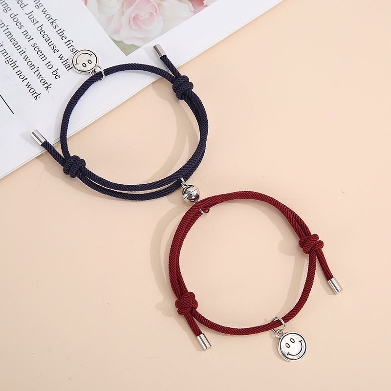 1 Cặp Vòng Tay Mặt Cười Có Nam Châm