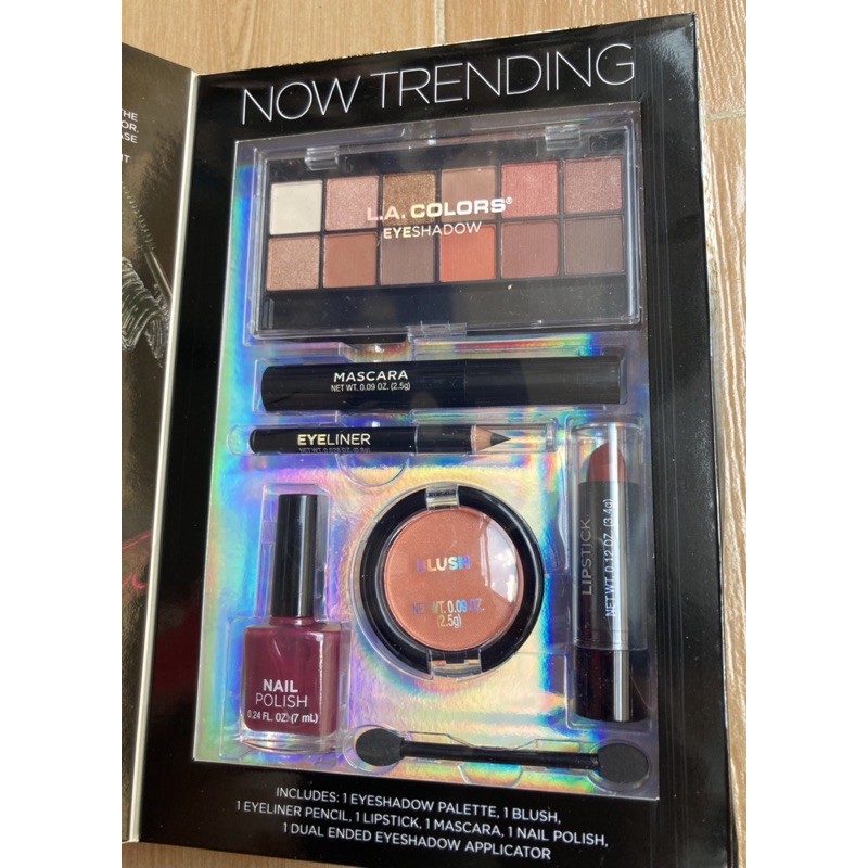 Bộ trang điểm 7 món L.A Colors hàng Mỹ | BigBuy360 - bigbuy360.vn