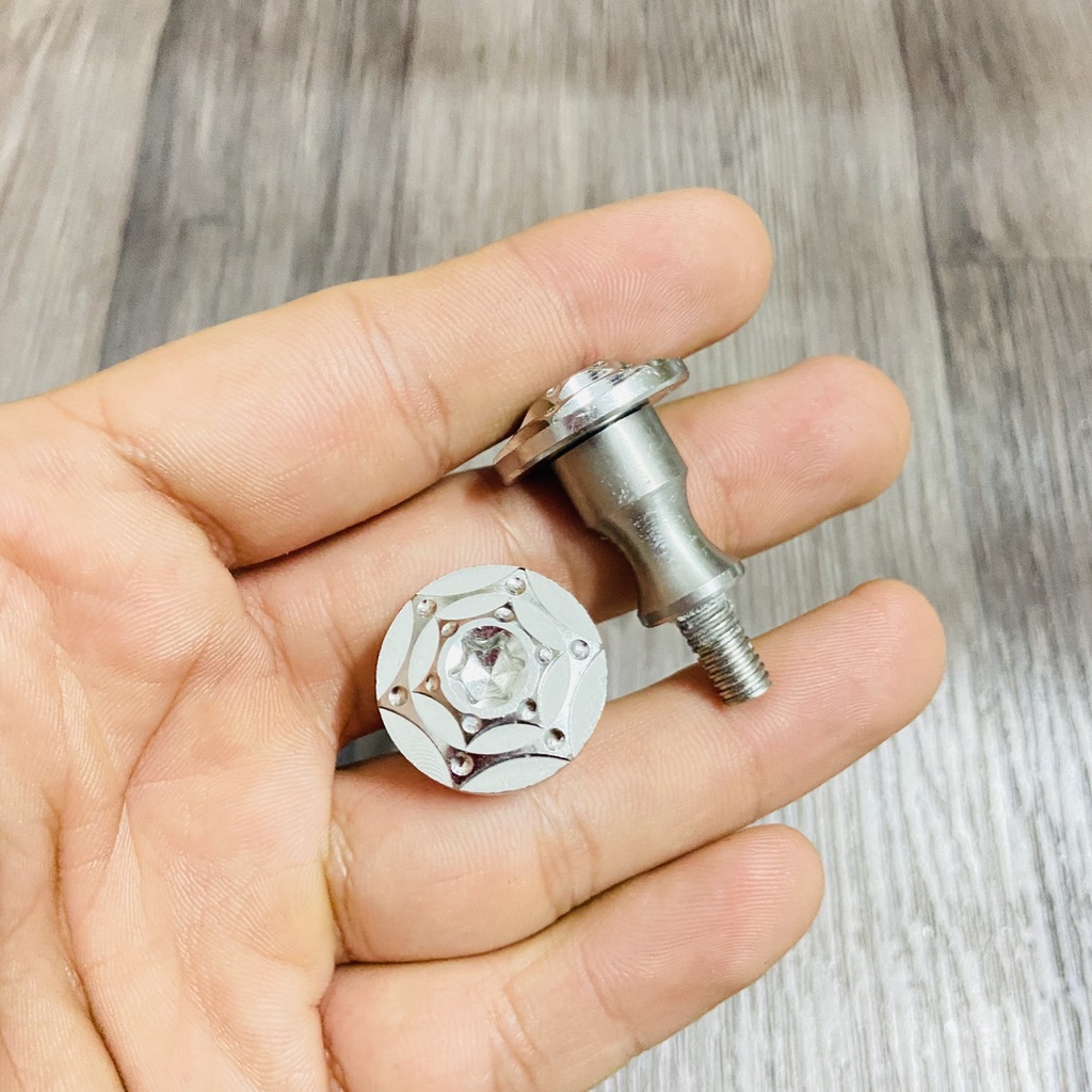 Bộ 2 ốc gắn đầu xe WAVE, DREAM thái, ốc kiểu INOX 304 sáng bóng mẫu SALAYA trang trí xe siêu chất