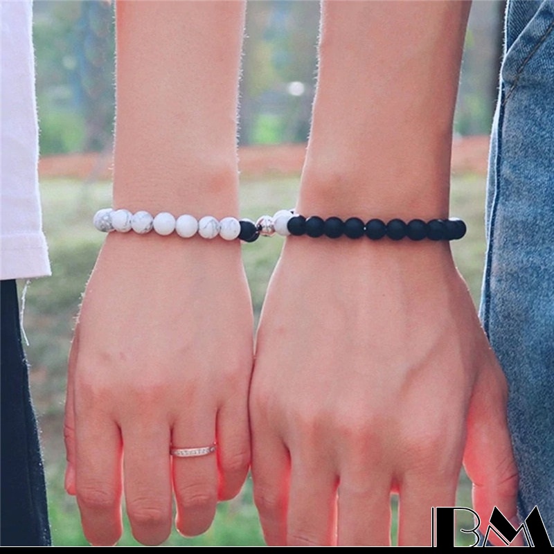 Vòng Tay Chuỗi Hạt Nam Châm Màu Đen/Trắng Thời Trang Cho Cặp Đôi