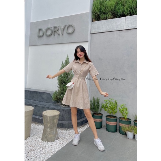 ĐẦM CỔ SM CHÉO EO XOÈ