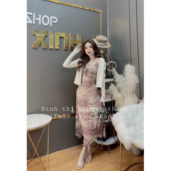 Set váy hai dây dáng dài phong cảnh kèm áo khoác trắng | BigBuy360 - bigbuy360.vn