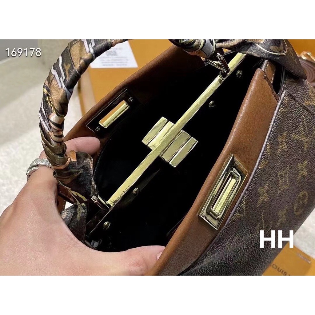 Túi Xách Nữ Đeo Chéo lv,CD Size 23 cm Tặng Kèm Túi MiNi Hàng Cao Cấp FullBocx Nam Châm Sịn Sò