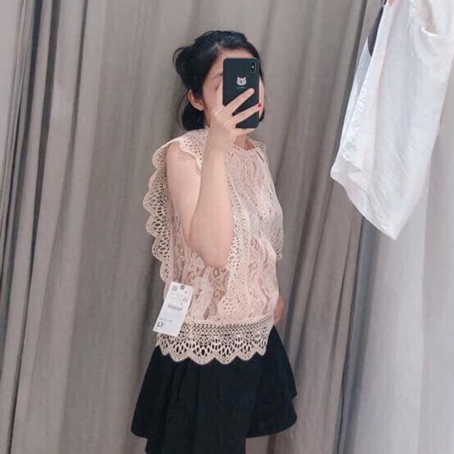 ÁO REN PHOM HÌNH VUÔNG