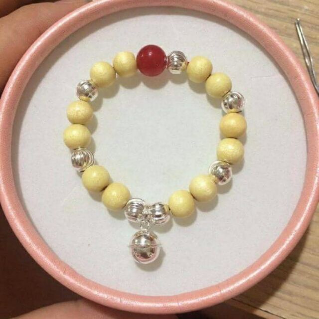 Vòng dâu tằm cho bé trai