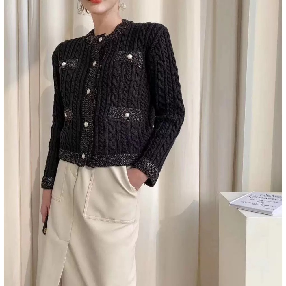 MS471 Áo len cổ tròn cúc ngọc sang trọng